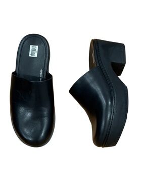 Worn twice Fit Flop black leather platform mules clogs 7 US 7